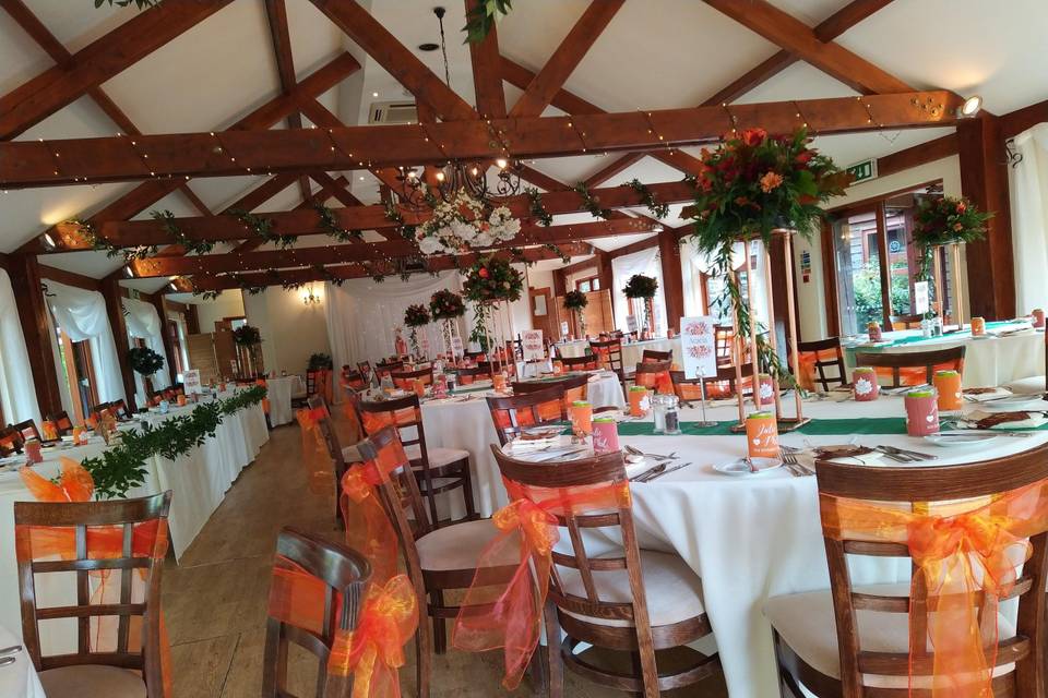 Dusky pink top table flowers