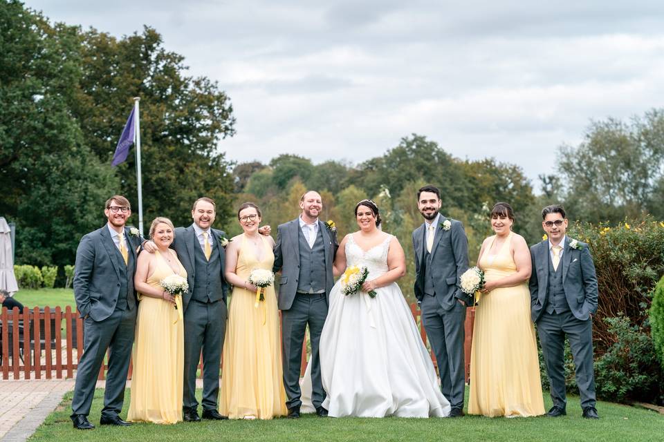 Peach and ivory bouquets