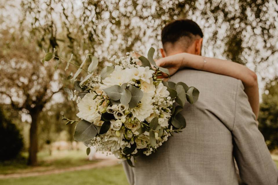 Country ivory bouquet