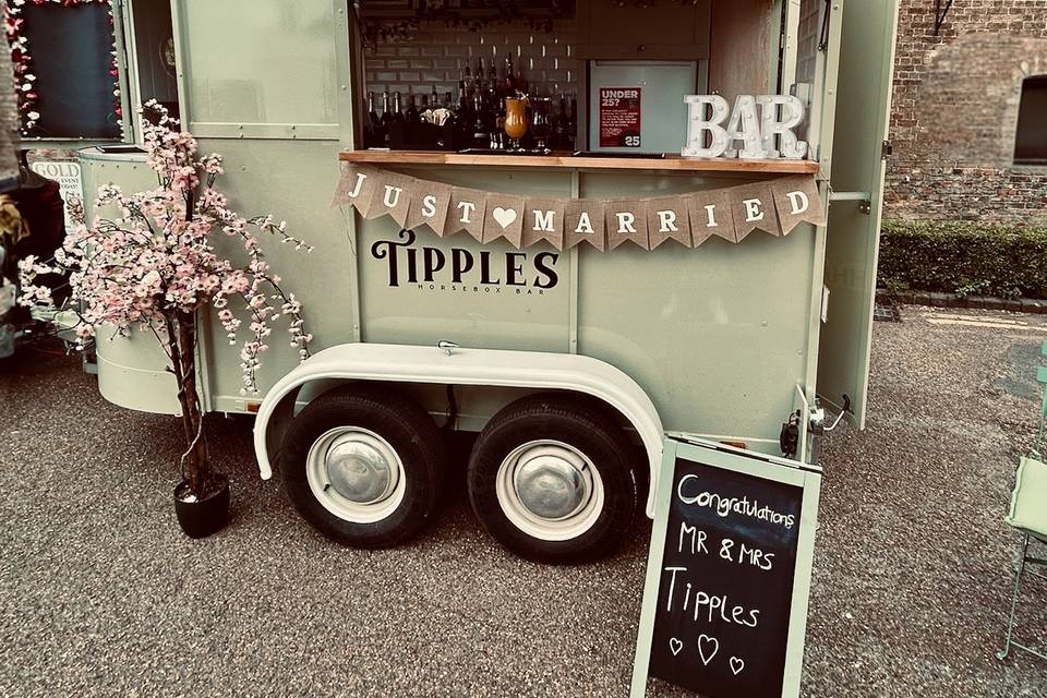 Tipples Horsebox Bar