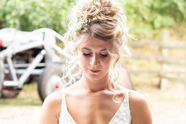 White cascading bouquet