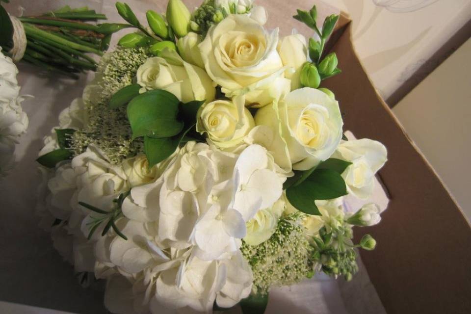 Whites bouquet with lace