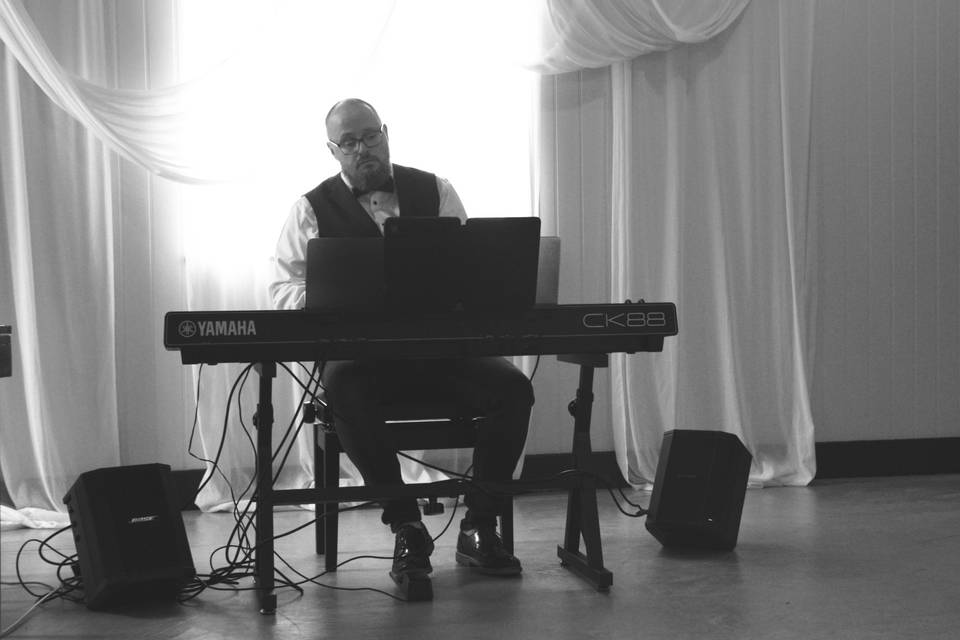 Choose piano for your wedding