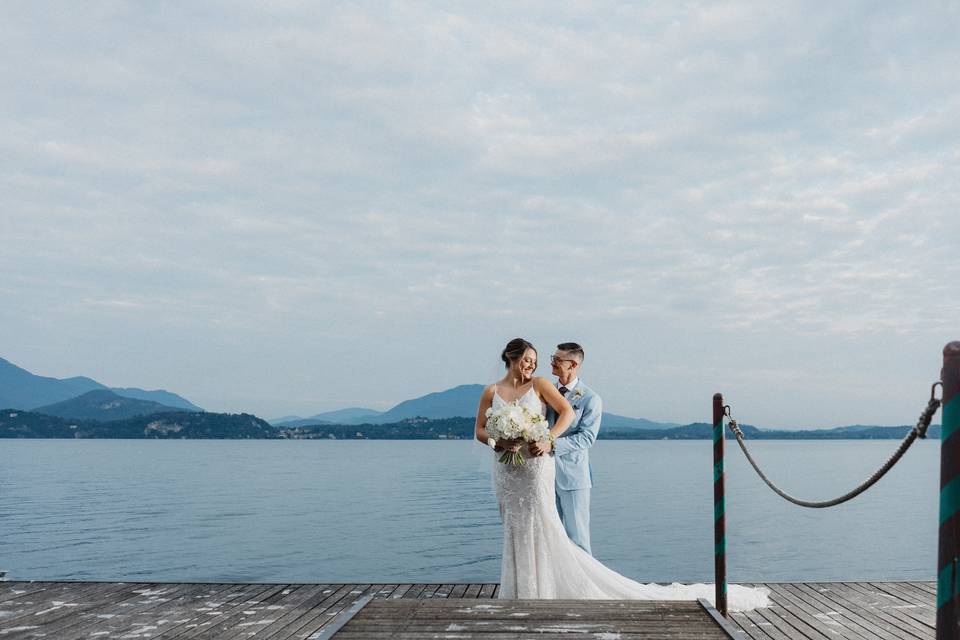 Wedding on lake