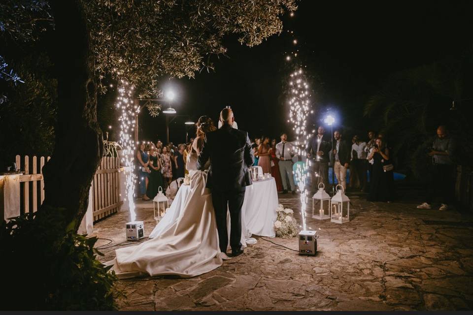 Cake cut with sparkular