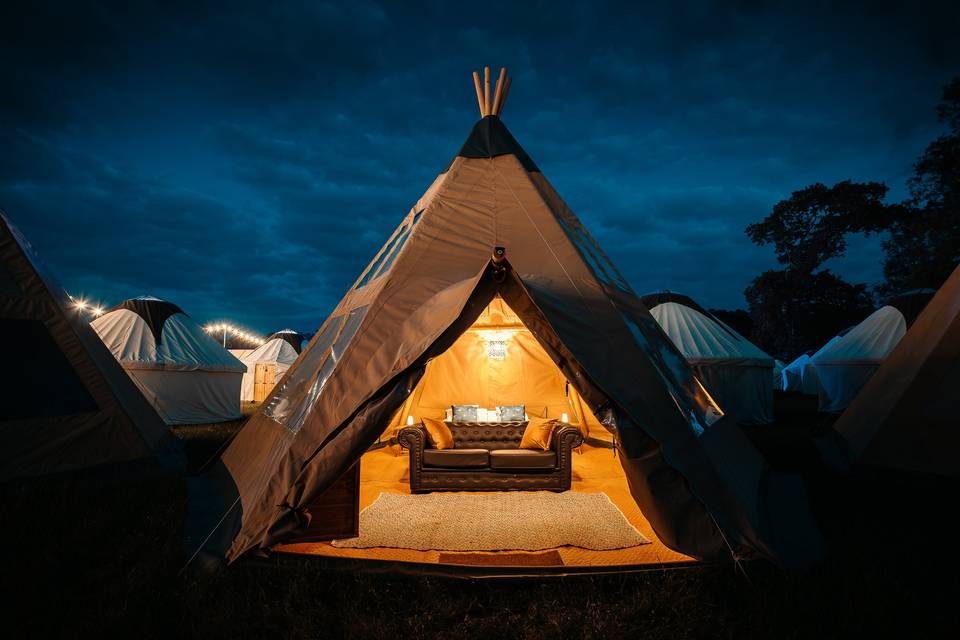 Super Deluxe Tipi