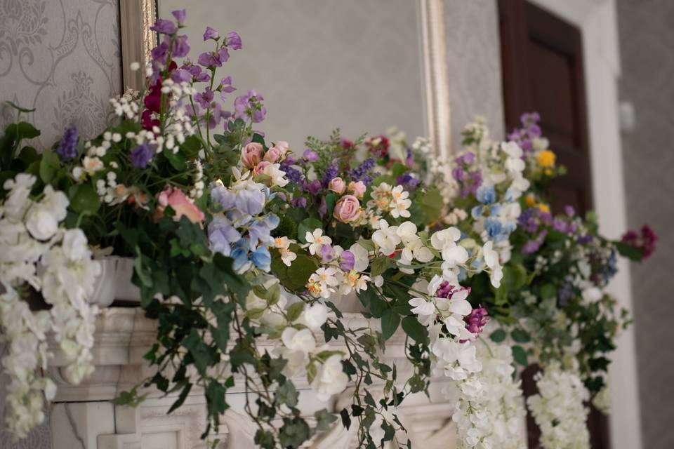 Mantlepiece decor