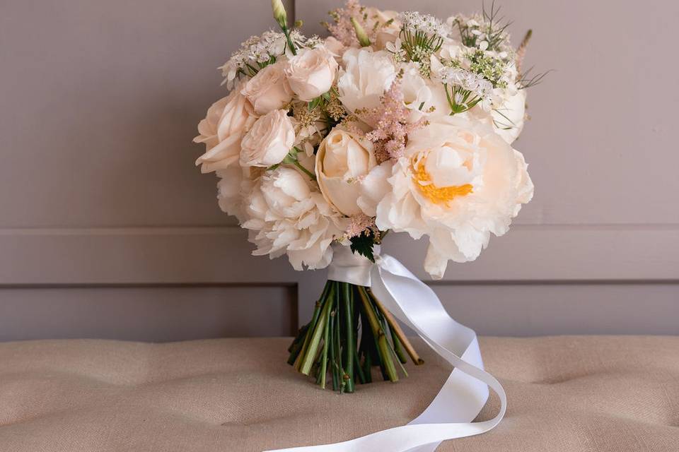 Neutral tones Bridal Bouquet