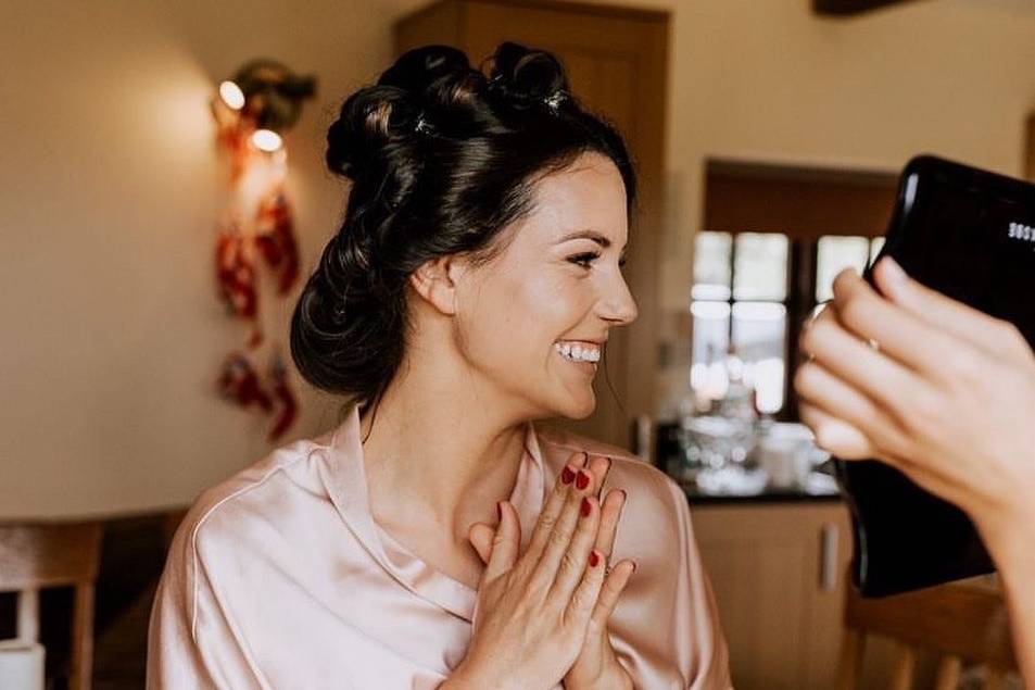 My bride seeing herself.