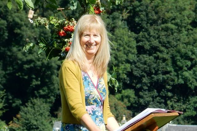 Linda Babbs, Celebrant