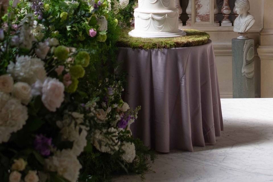 Lambeth style cake design