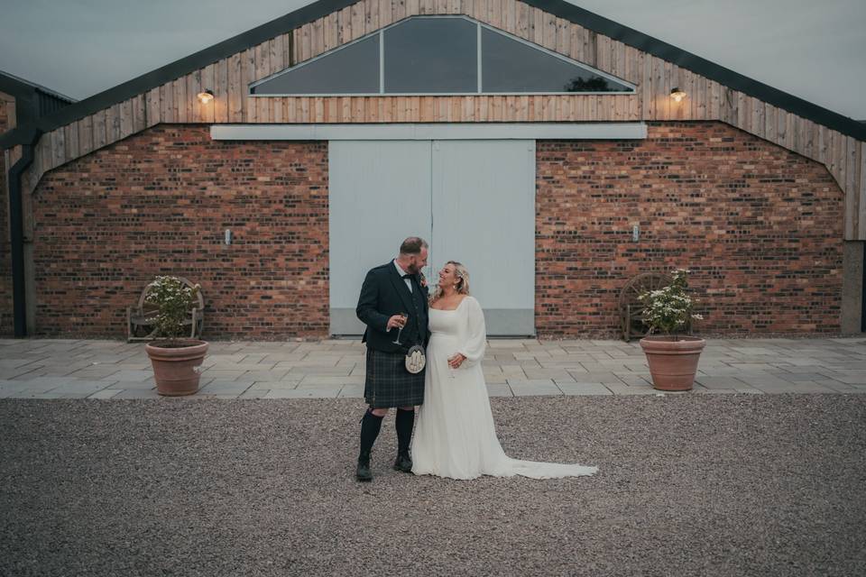 Barn doors couple love