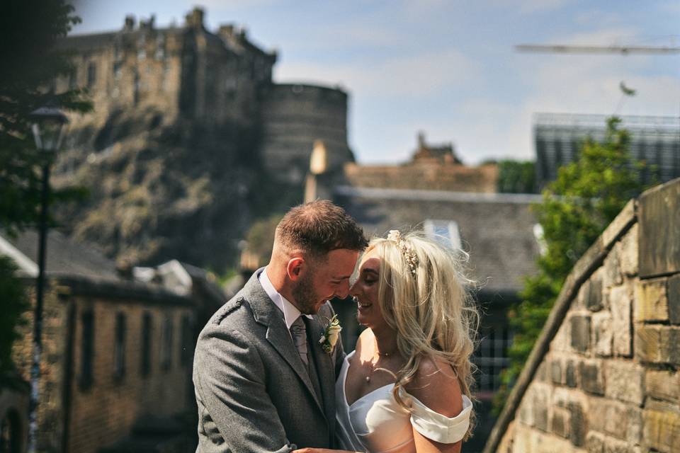 Edinburgh city centre kiss