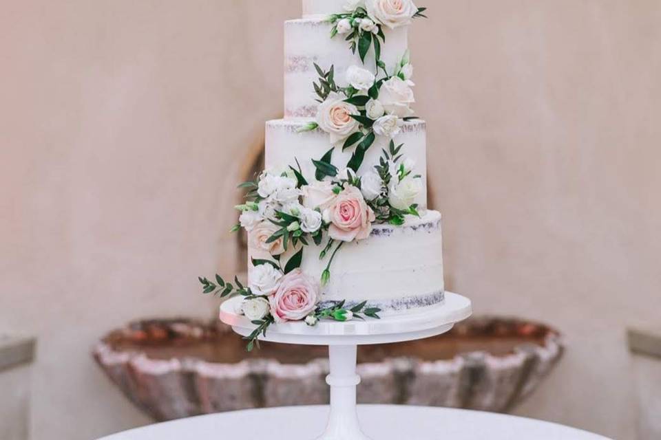 Semi-naked cake