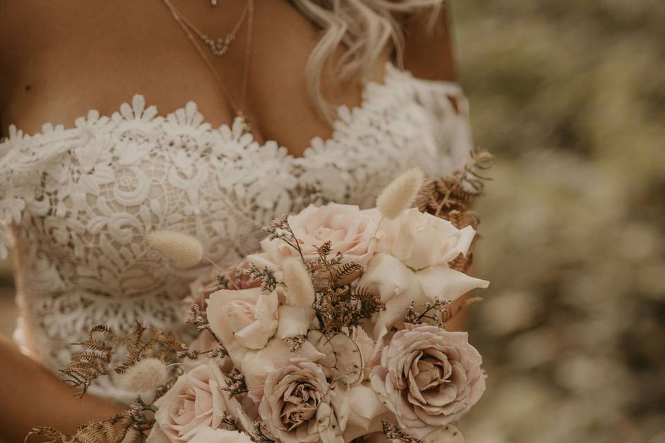 Boho bride wedding bouquet