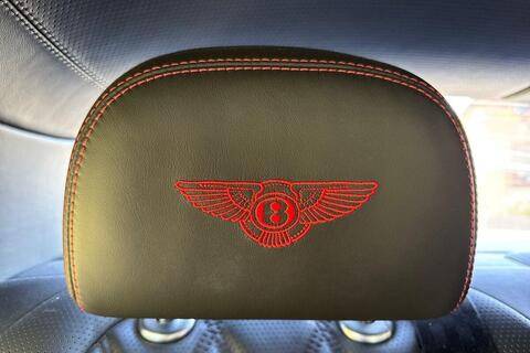 Bentley logo in head rest