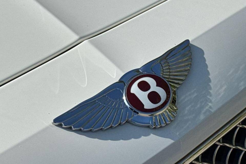 HI FLYER White Bentley flying spur weddings & events car service