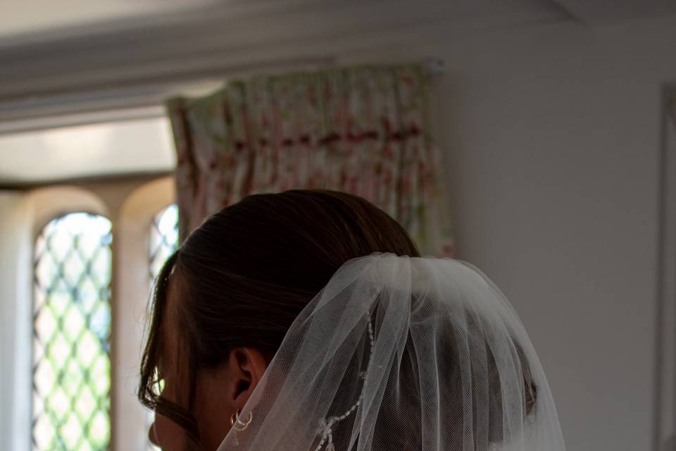 Timeless bridal look