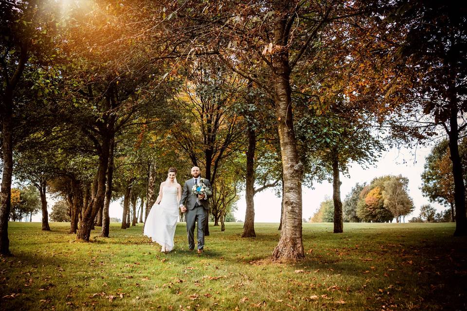 Holding hands - Vicky Lewis Photography