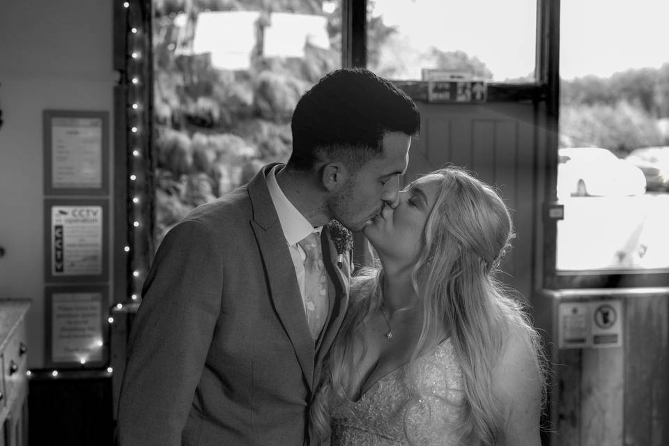 Bride & Groom B&W