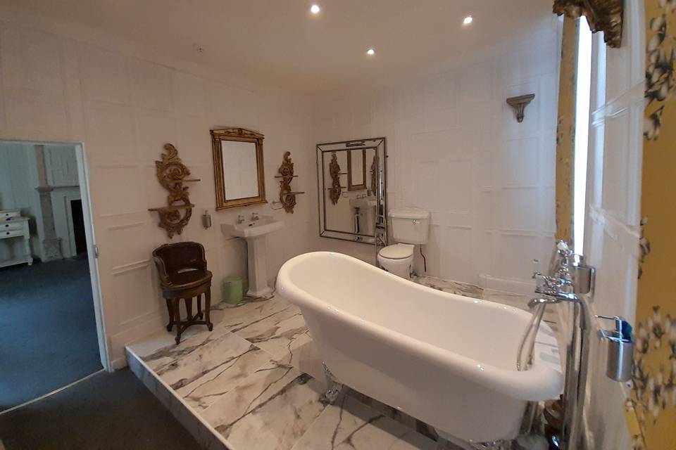 The Huddlestone bathroom