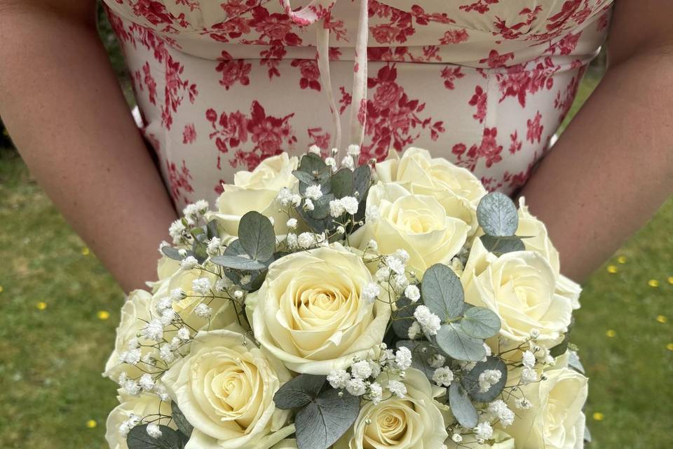 White roses, Gypsophila and Eu