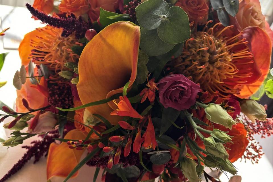 Autumnal bridal bouquet