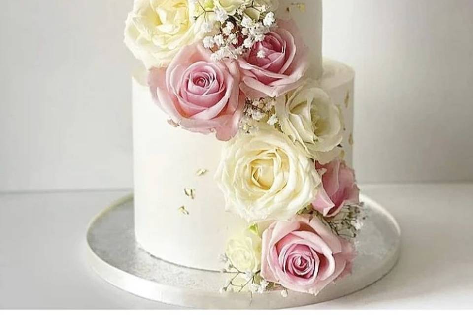 Lovely floral wedding cake