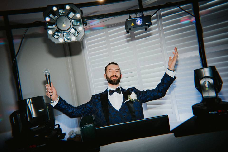 Morrell Music - DJ and Pianist