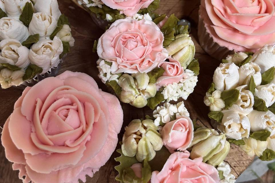 Cupcake flower cakes