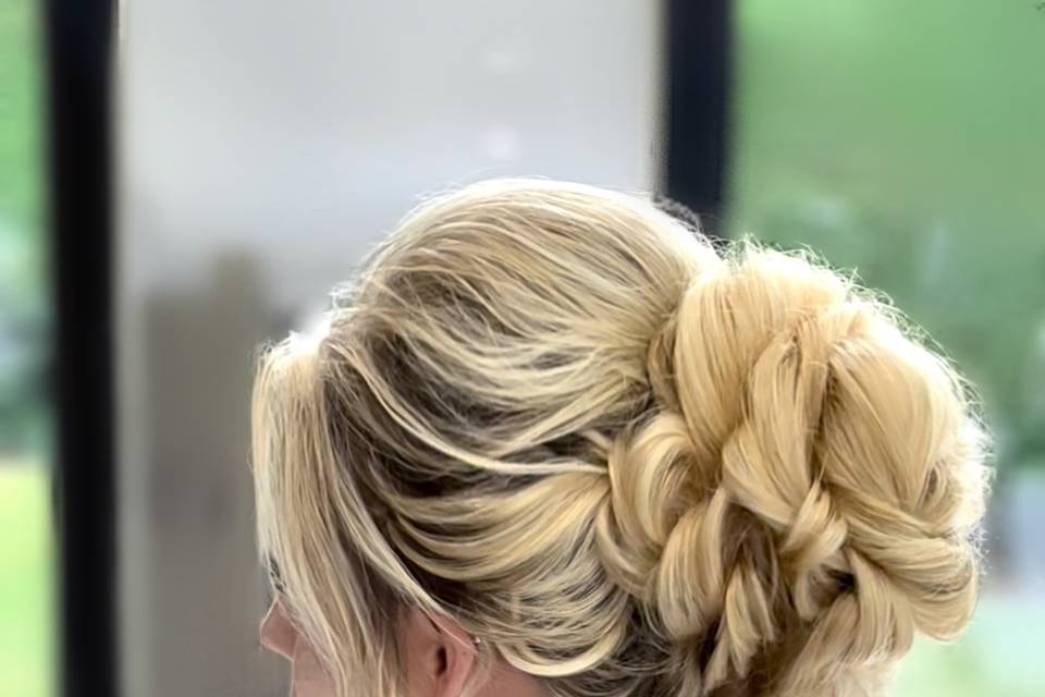 Gorgeouss High Bridal Bun