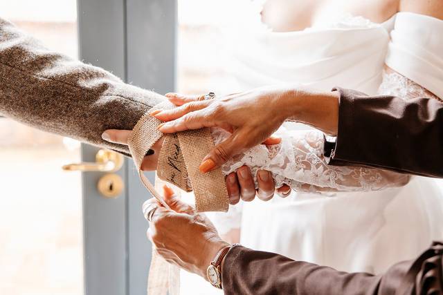 Handfasting close up