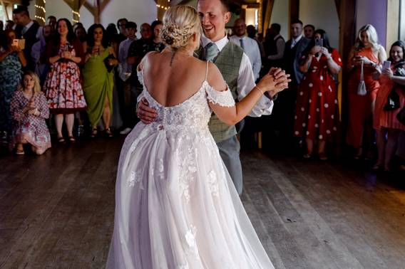 A swoon-worthy first dance
