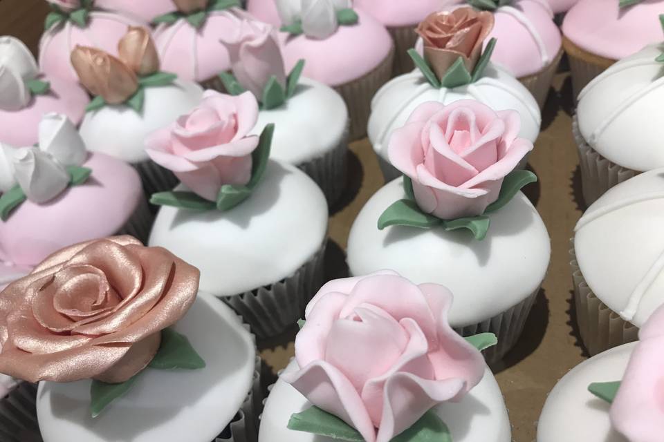 Sugar rose cupcakes