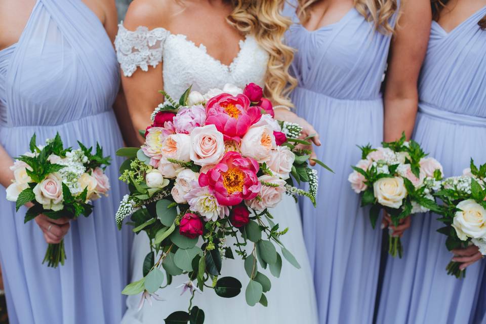 Trailing Hand-tied bouquet