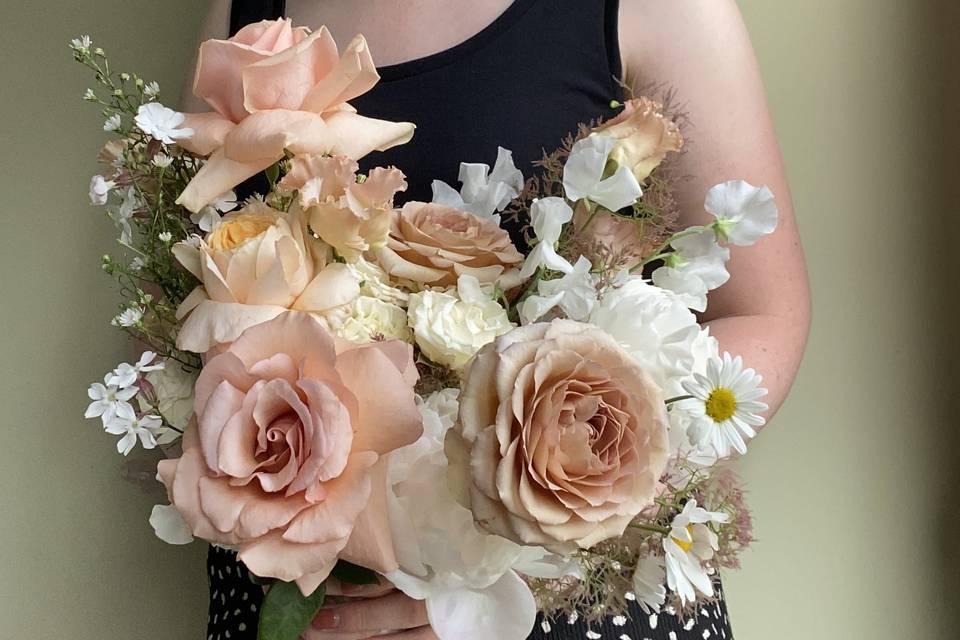 Peach bridal bouquet