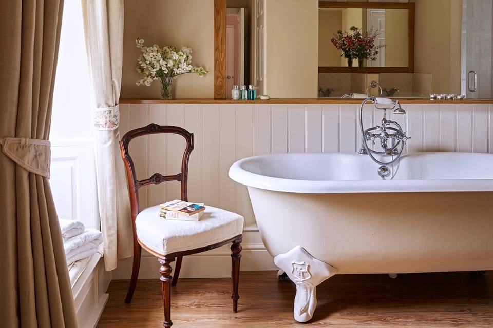 Ensuite master bedroom