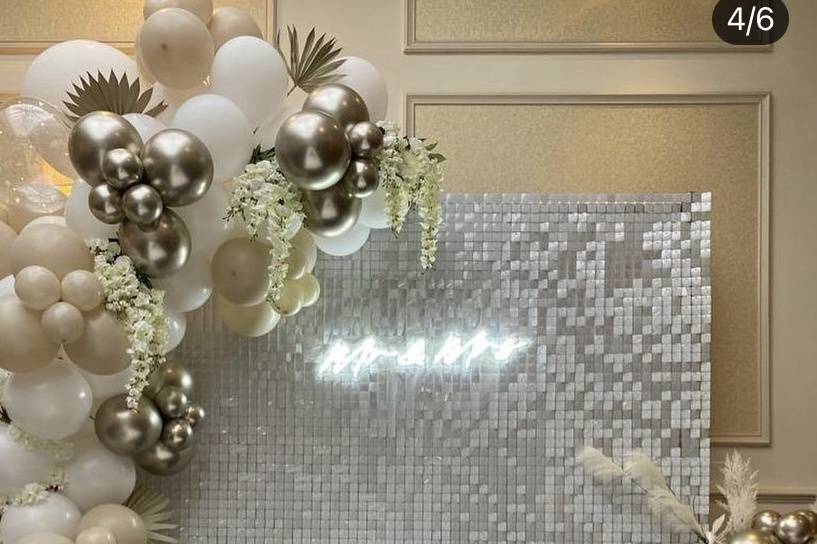 Shimmer wall with balloons