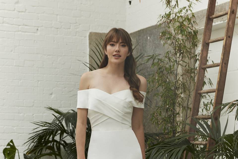 Over-the-shoulder wedding dress