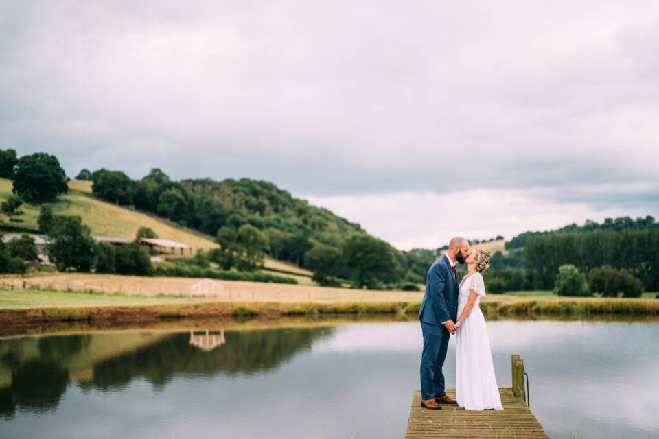 Kiss by the lake