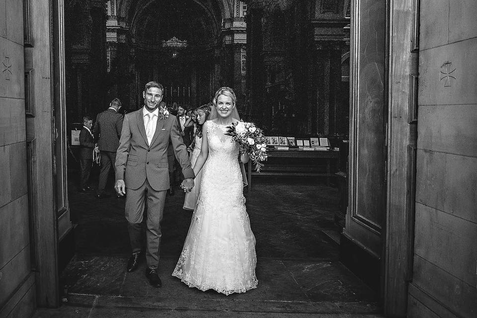 Annabel & JamesLeaving Brompton Oratory