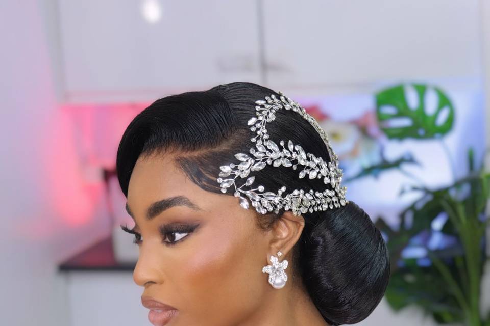 A simple low hairstyle