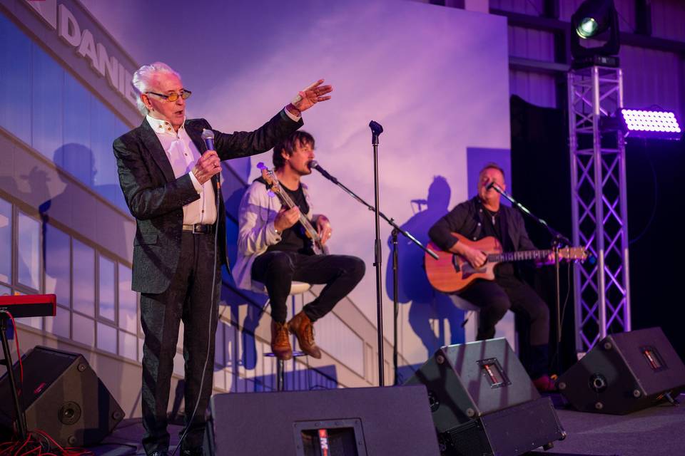 Toni Christie Performing Live