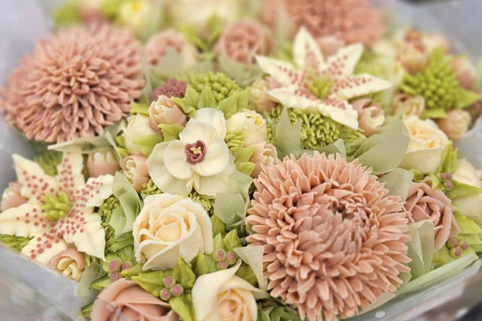 Classic Bouquet (12 Cupcakes)