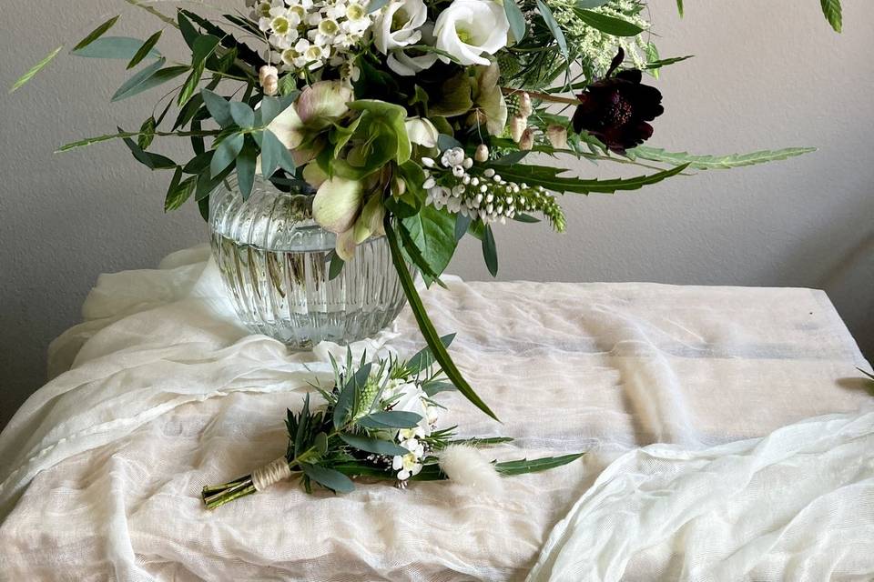 Wild flowers bride bouquet