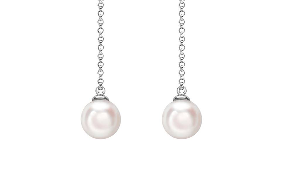 Beautiful pearl drop earrings