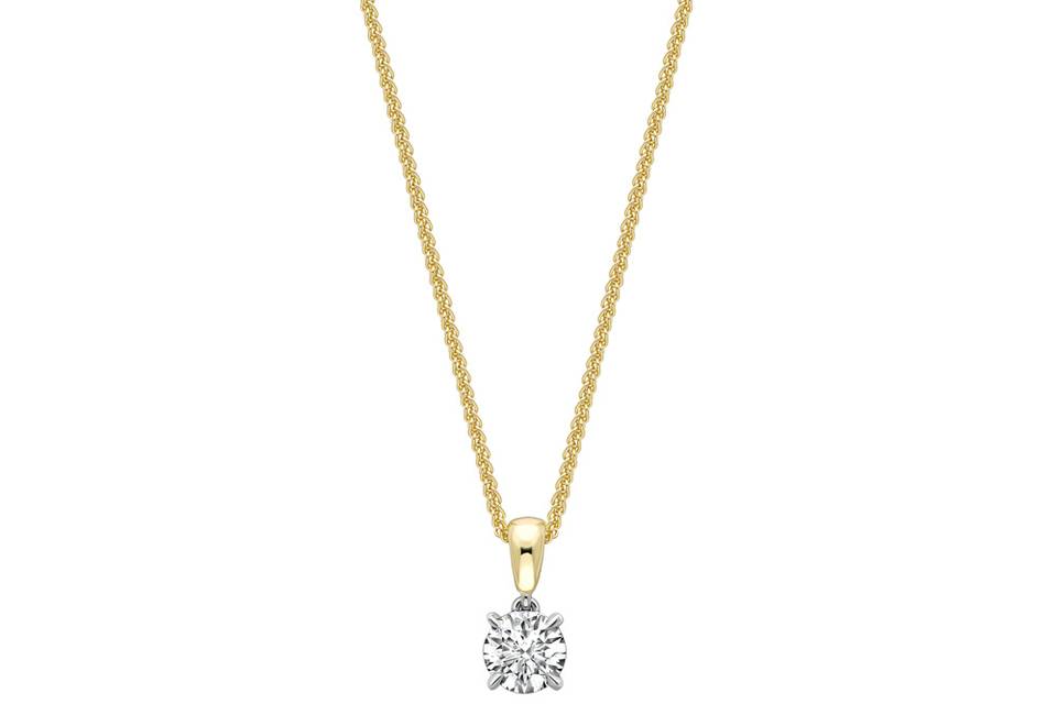 Classic diamond pendant