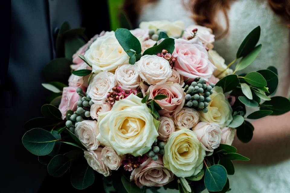 Textured rose bouquet