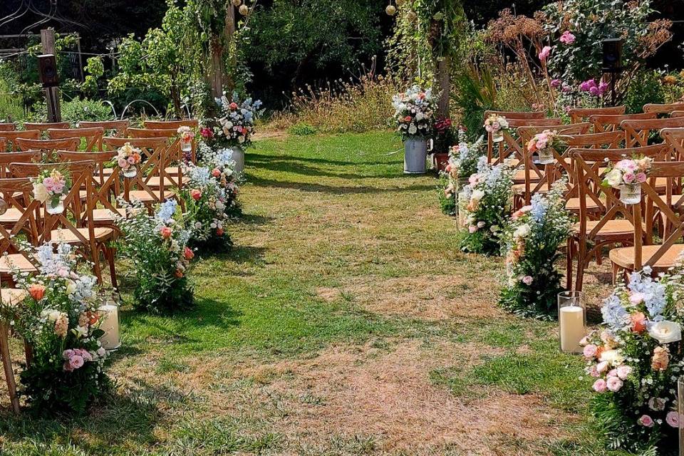 Meadow box aisle