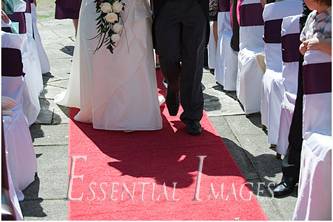 Outdoor ceremony at Elmers Court